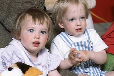 Sinh đôi từ phương pháp IVF và những nguy cơ