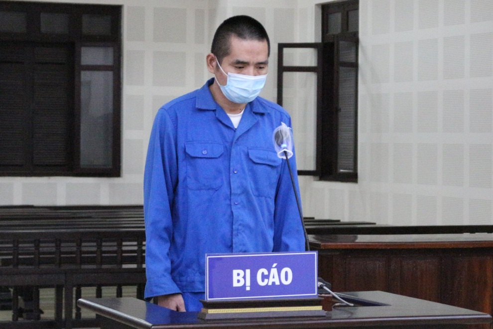 Buộc xuất cảnh người đàn ông Trung Quốc dẫn bạn gái vào Đà Nẵng lẩn trốn - 1 Buộc xuất cảnh người đàn ông Trung Quốc dẫn bạn gái vào Đà Nẵng lẩn trốn - 1