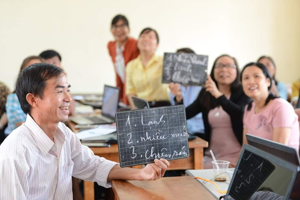 Giảng viên “truyền lửa” kiến thức cho giáo viên - 4 Giảng viên “truyền lửa” kiến thức cho giáo viên - 4