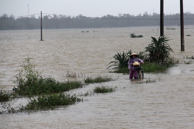 Đánh cá trong nước lũ, học sinh lớp 4 thiệt mạng