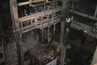 Hàng trăm người hoảng loạn vì cháy trạm biến thế 