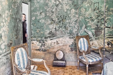 Giấy dán tường sốt trở lại: Mẹo sử dụng và những sai lầm cần tránh