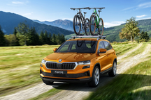 Ô tô gầm cao dồn dập ra mắt khách Việt, có mẫu rẻ bất ngờ