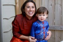 Cuộc đoàn tụ xúc động trên đất Việt của cô bé mồ côi 