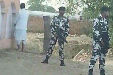 Bộ trưởng Ấn Độ bị chỉ trích vì hành vi phản cảm nơi công cộng