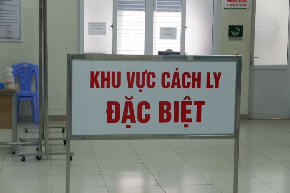 Cụ ông mắc Covid-19 ở Hà Nội bị tổn thương phổi, nhiễm khuẩn huyết - 4 Cụ ông mắc Covid-19 ở Hà Nội bị tổn thương phổi, nhiễm khuẩn huyết - 4
