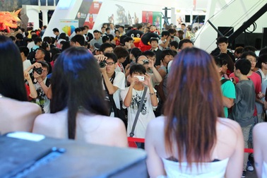 Công ty sự kiện: Từ PG, thư ký, tiếp khách đến... mại dâm trá hình