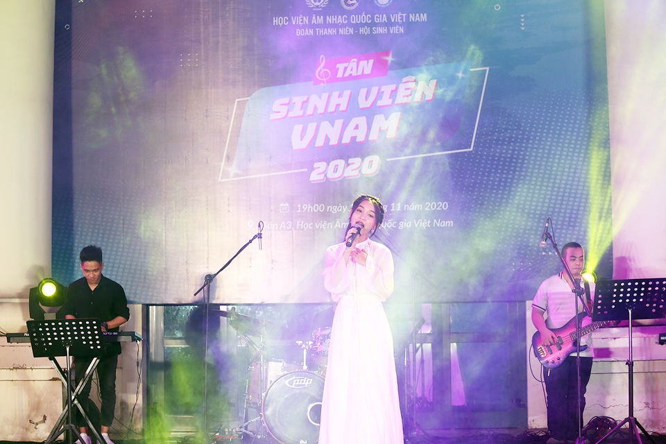 Dàn “cực phẩm” Nhạc viện hội tụ trong chương trình chào khóa mới - 9 Dàn “cực phẩm” Nhạc viện hội tụ trong chương trình chào khóa mới - 9