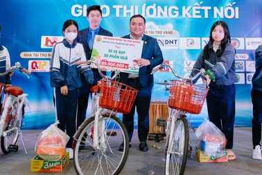 Hội Doanh nhân trẻ nhiều tỉnh kết hợp xây nhà và cầu cho người dân Cà Mau