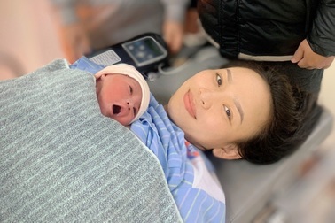 Cô gái khoe nhận trợ cấp thai sản 150 triệu đồng, dân mạng ồ ạt "xin vía"