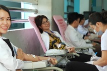 Gần 180 y bác sĩ tình nguyện hiến máu cứu bệnh nhân