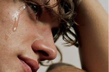 Chồng sắp cưới từng tự tử vì thất tình