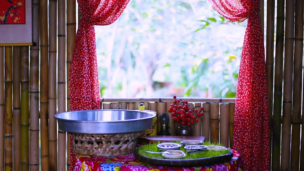 Bỏ phố về quê, hai chàng trai bán tài sản xây căn bếp hút triệu lượt xem - 9