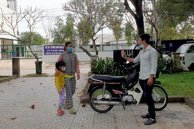 Vụ hai bé gái mất liên lạc: Tự đón xe khách từ TPHCM xuống Cà Mau