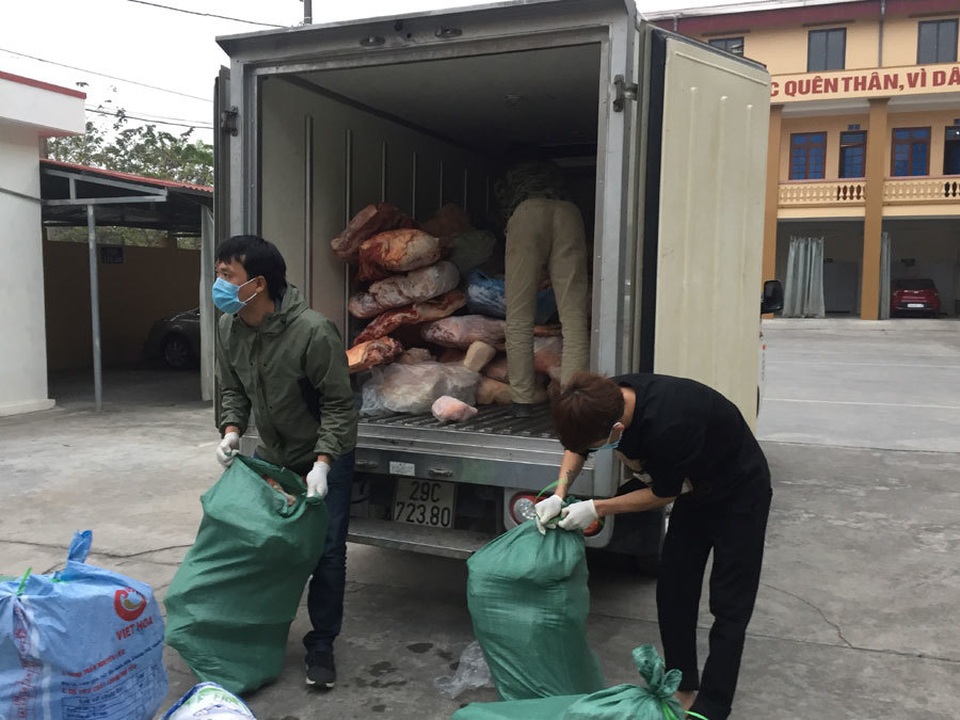Lòng thối chảy nước, thịt bốc mùi... hàng tấn đồ bẩn lên bàn nhậu tất niên - 1 Lòng thối chảy nước, thịt bốc mùi... hàng tấn đồ bẩn lên bàn nhậu tất niên - 1