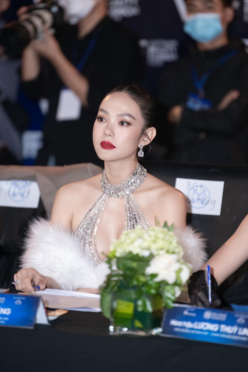 Minh Hằng quyến rũ, không ngại hở bạo sau nửa năm làm vợ người ta - 3 Minh Hằng quyến rũ, không ngại hở bạo sau nửa năm làm vợ người ta - 3