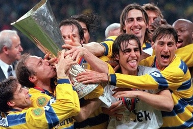 Parma chính thức tuyên bố phá sản