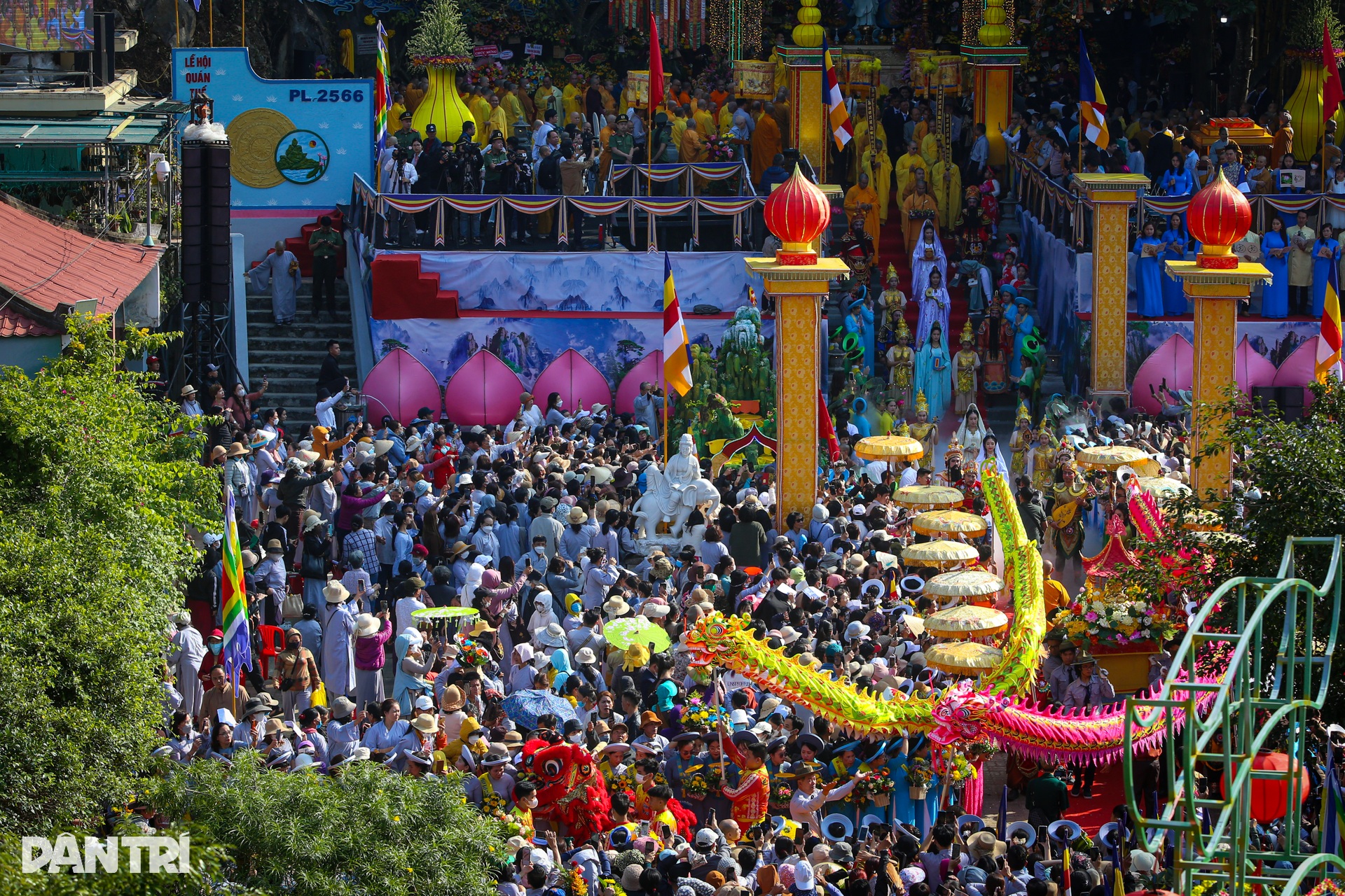 Vạn người chiêm bái lễ hội Quán Thế Âm Đà Nẵng - 6 Vạn người chiêm bái lễ hội Quán Thế Âm Đà Nẵng - 6