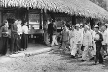 Tư tưởng Hồ Chí Minh về chống "giặc nội xâm" với công cuộc đẩy mạnh xây dựng, chỉnh đốn Đảng hiện nay