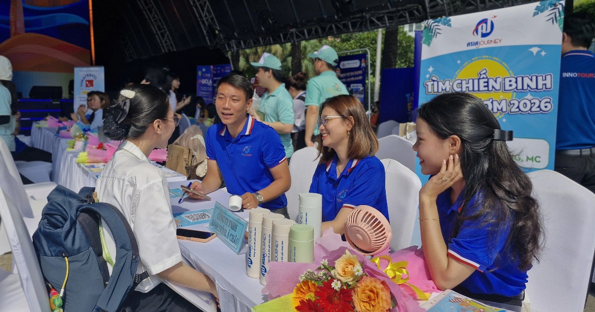 Gần 14.000 việc làm đang chờ người lao động ứng tuyển | Báo Dân trí