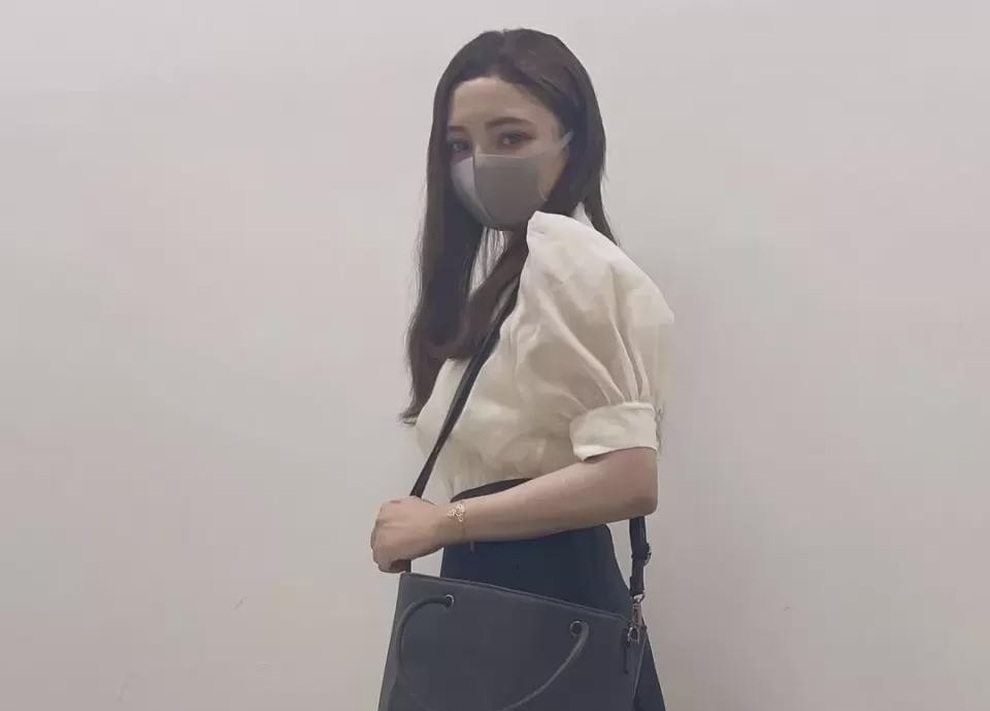 Thánh nữ Youtube nổi tiếng Nhật Bản gây tranh cãi sau khi lộ mặt mộc - 1 Thánh nữ Youtube nổi tiếng Nhật Bản gây tranh cãi sau khi lộ mặt mộc - 1
