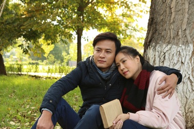 Hồng Diễm, Hồng Đăng “xông đất” Tết Đinh Dậu bằng phim quay ở Nga