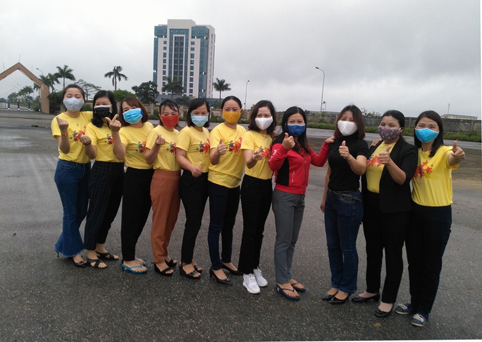Thầy cô nấu cơm ở khu cách ly: “Mệt lắm, nhưng ai cũng muốn quay trở lại!” - 1 Thầy cô nấu cơm ở khu cách ly: “Mệt lắm, nhưng ai cũng muốn quay trở lại!” - 1