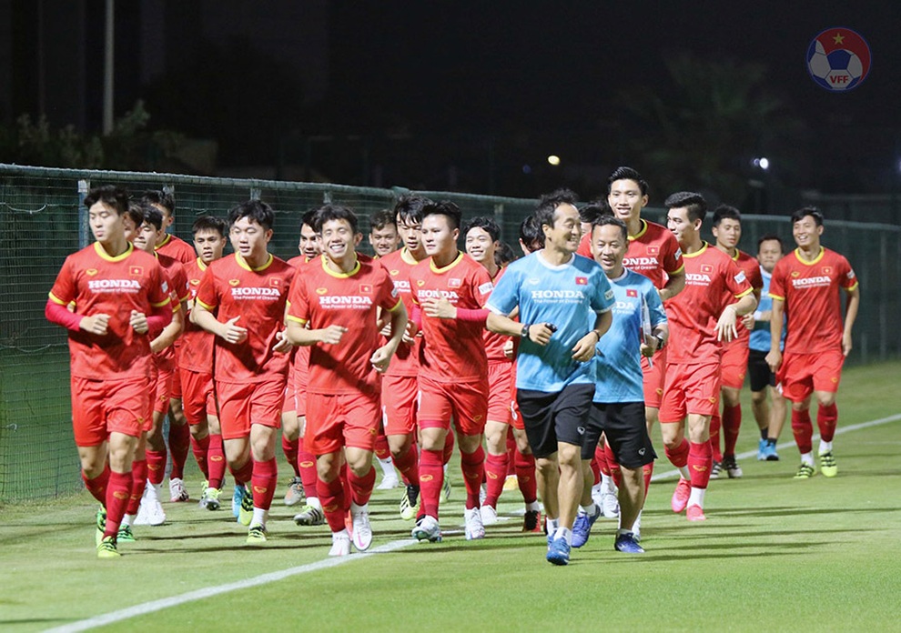 HLV Park Hang Seo truyền bí kíp cho người đóng thế Lee Young Jin - 1 HLV Park Hang Seo truyền bí kíp cho người đóng thế Lee Young Jin - 1