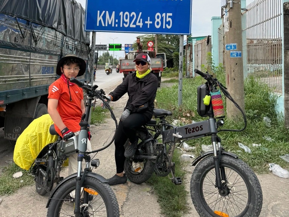 Hè không điện thoại, học thêm, cậu bé Hà Nội đạp xe 1.700km du lịch 19 tỉnh - 1 Hè không điện thoại, học thêm, cậu bé Hà Nội đạp xe 1.700km du lịch 19 tỉnh - 1