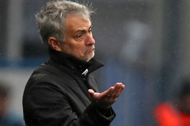 Mourinho sốc với lời phát biểu của Herrera sau trận thua Huddersfield