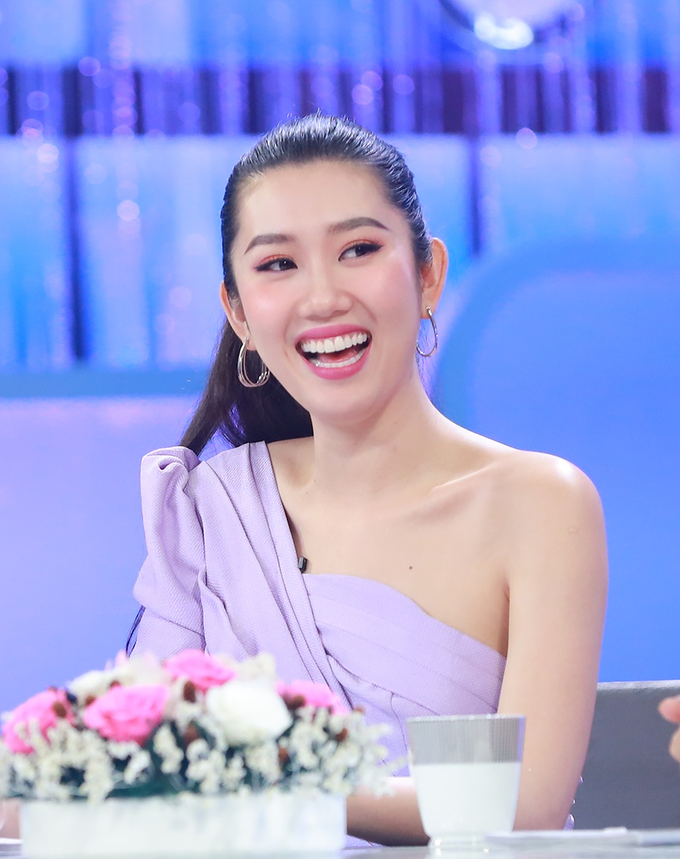 Thúy Ngân từng dùng gậy bóng chày đập vỡ hết đồ trong nhà người yêu - 2 Thúy Ngân từng dùng gậy bóng chày đập vỡ hết đồ trong nhà người yêu - 2