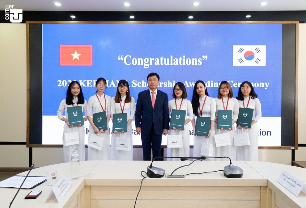 Nữ sinh Việt đạt điểm số cao nhất thế giới môn Báo cáo tài chính -ACCA - 2 Nữ sinh Việt đạt điểm số cao nhất thế giới môn Báo cáo tài chính -ACCA - 2