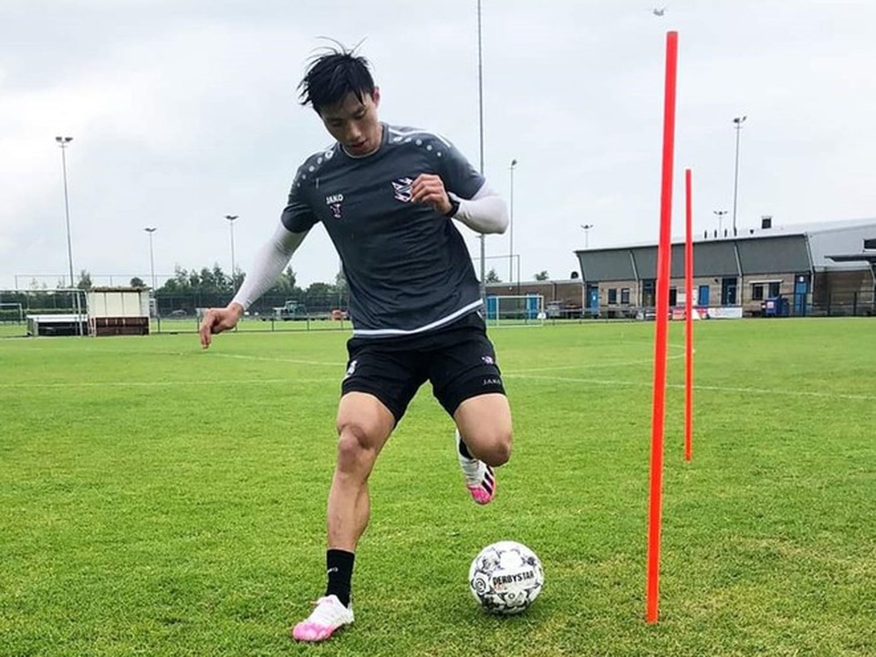 Báo Hà Lan nói gì về việc CLB Hà Nội trả lương cho Văn Hậu ở Heerenveen? - 2 Báo Hà Lan nói gì về việc CLB Hà Nội trả lương cho Văn Hậu ở Heerenveen? - 2