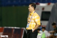HLV Hoàng Anh Tuấn chia tay CLB Bình Dương