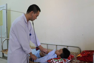 Một trẻ 5 tuổi tím tái khi ăn na