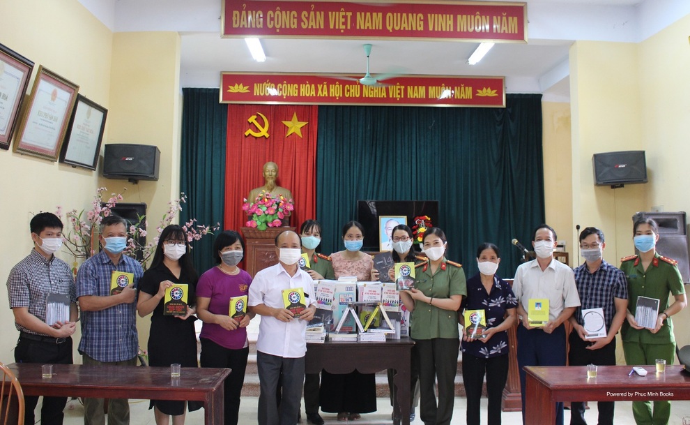 Nữ công an Hưng Yên kết nối và lan tỏa văn hóa đọc - 2 Nữ công an Hưng Yên kết nối và lan tỏa văn hóa đọc - 2