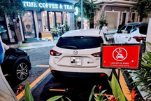 Giải pháp nào cho việc ngăn xe xăng đỗ tranh chỗ sạc xe điện?