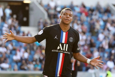 Kylian Mbappe ghi bàn và phản ứng gây sốc của PSG