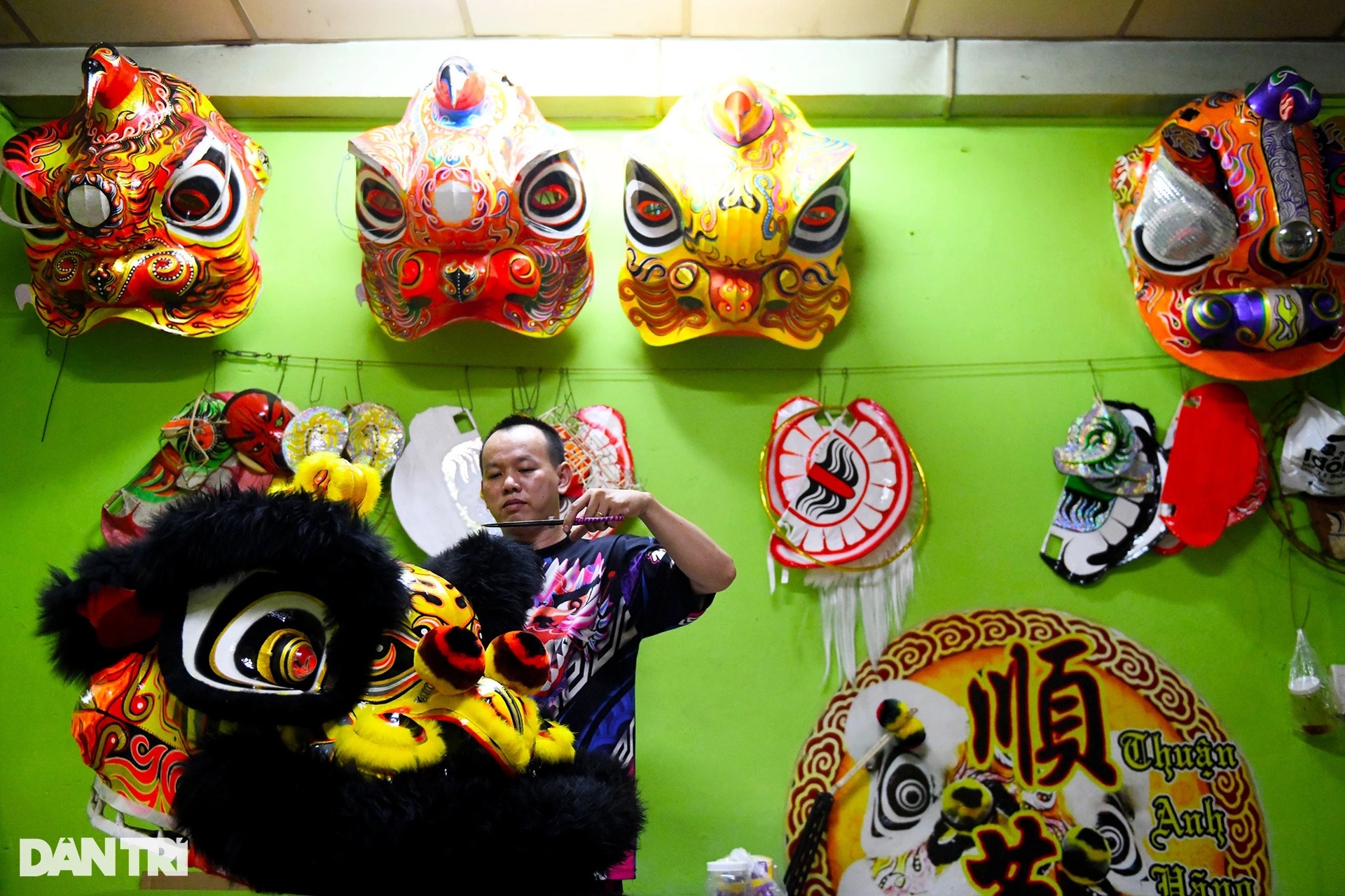 Xưởng đầu lân ở TPHCM tất bật sản xuất dịp Tết, thu trăm triệu mỗi tháng - 10 Xưởng đầu lân ở TPHCM tất bật sản xuất dịp Tết, thu trăm triệu mỗi tháng - 10