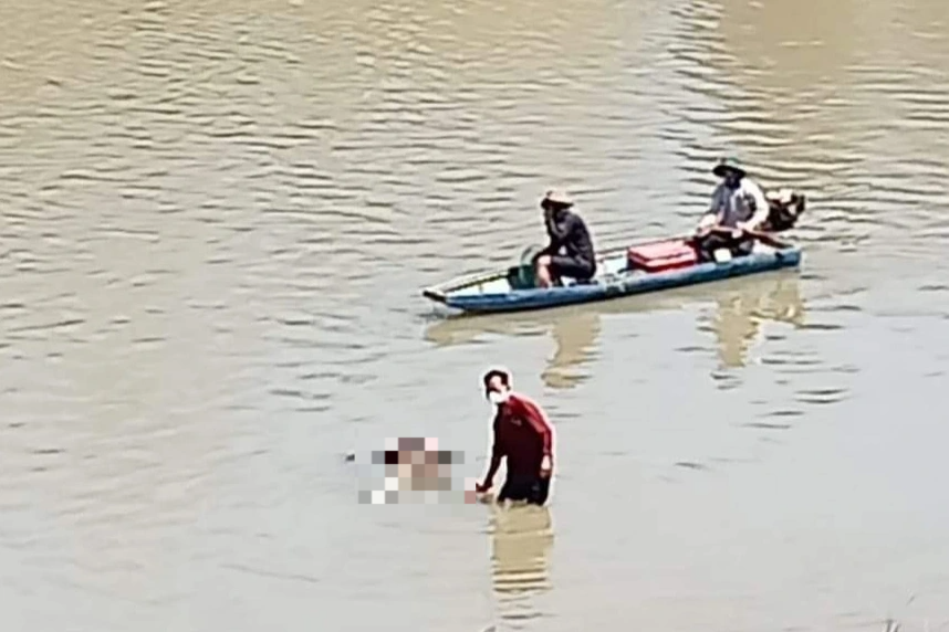 Tìm thân nhân của thi thể người đàn ông trôi trên sông Krông Ana - 1
