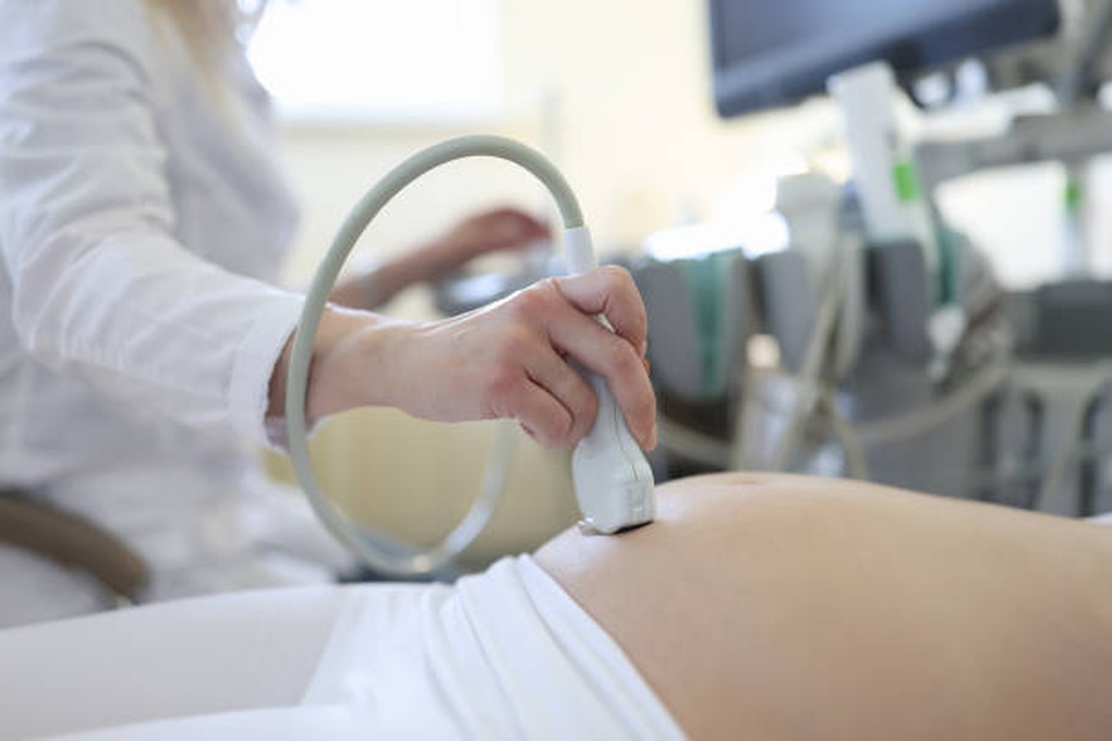 Bí mật động trời của con gái 16 tuổi xin mẹ đừng bắt phá thai - 1 Bí mật động trời của con gái 16 tuổi xin mẹ đừng bắt phá thai - 1