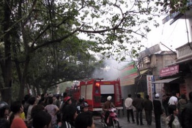 Gần 70 hộ dân sống trong âu lo vì khó thoát hiểm khi xảy ra hỏa hoạn