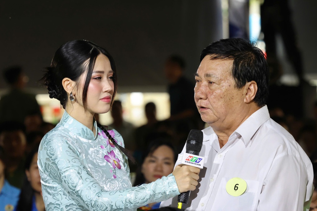 Tôn vinh người cứu 5 nạn nhân trong vụ cháy ở TPHCM - 3 Tôn vinh người cứu 5 nạn nhân trong vụ cháy ở TPHCM - 3