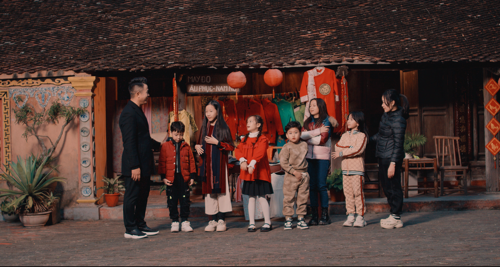 Tết cổ truyền ấm áp trong MV Tết của ca sĩ Tuấn Cường - 2 Tết cổ truyền ấm áp trong MV Tết của ca sĩ Tuấn Cường - 2