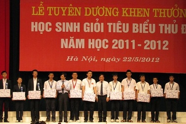 Hà Nội tuyên dương học sinh giỏi tiêu biểu 