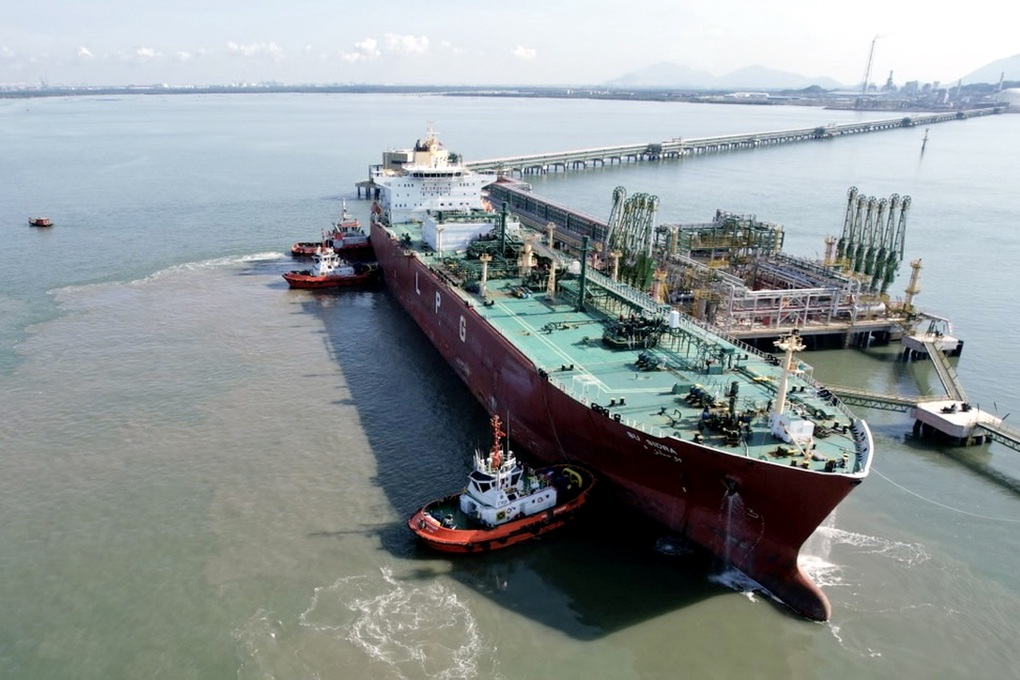 PVGAS Trading cung cấp chuyến tàu Propane lạnh đầu tiên cho Tổ hợp hóa dầu Long Sơn - 2 PVGAS Trading cung cấp chuyến tàu Propane lạnh đầu tiên cho Tổ hợp hóa dầu Long Sơn - 2