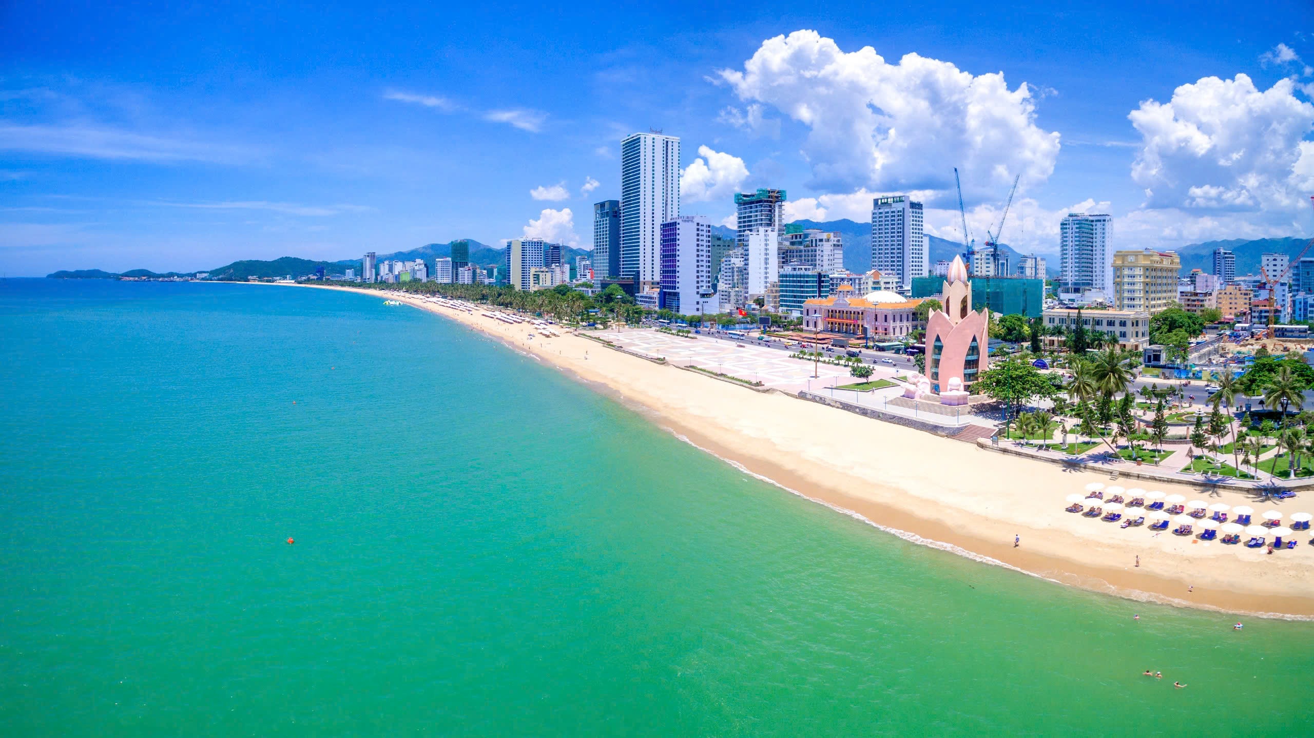 Nha Trang: Từ điểm đến du lịch đến nơi đáng sống của người nước ngoài - 2