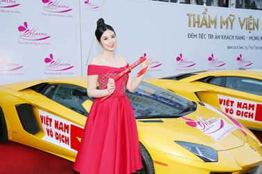 Dàn Hoa hậu, Á hậu Việt cổ vũ Đội tuyển VN trước trận chung kết lịch sử