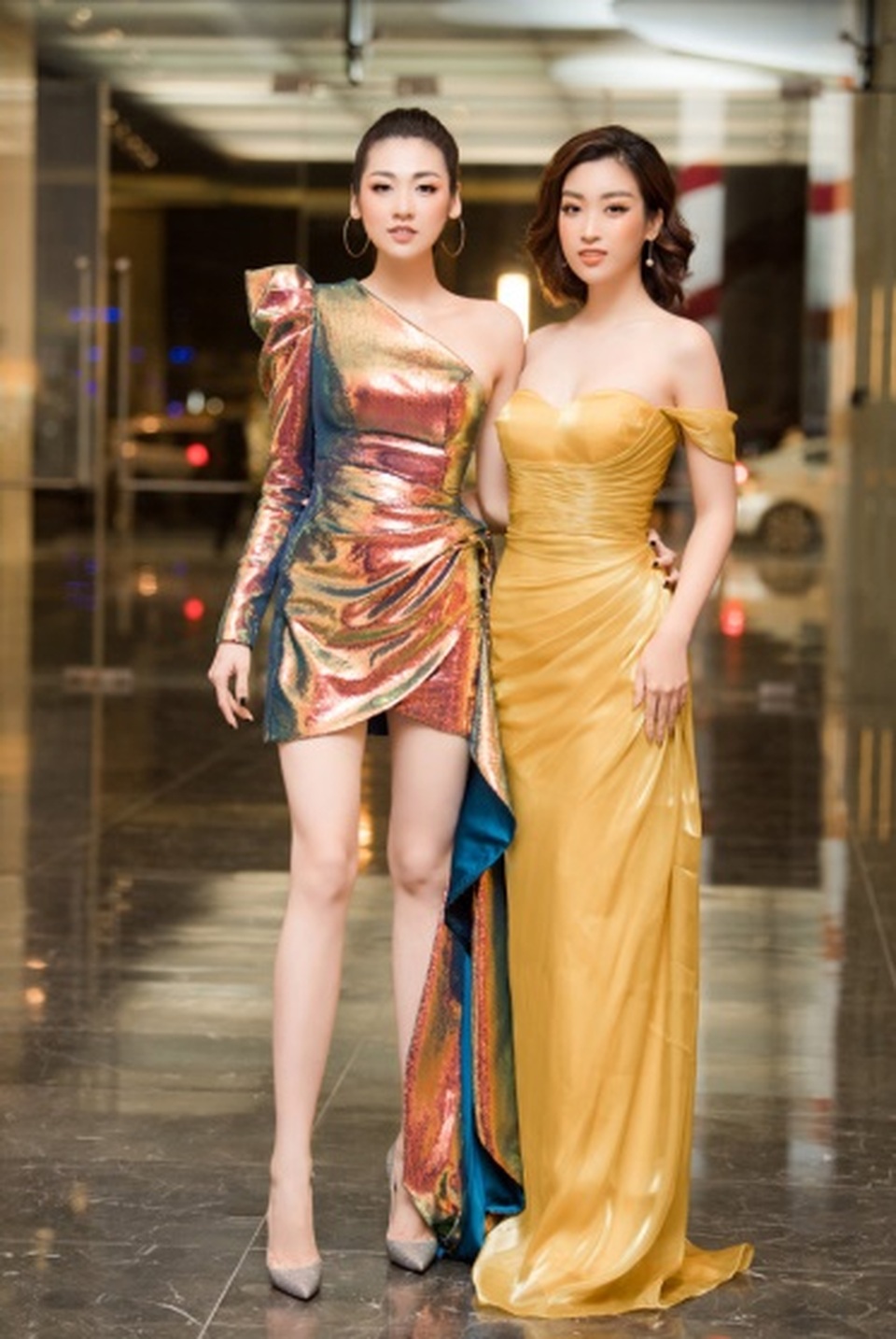 Mâu Thủy diện váy xẻ tận eo, khoe ngực đầy - chân thon - 10 Mâu Thủy diện váy xẻ tận eo, khoe ngực đầy - chân thon - 10