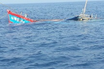 Vụ chìm tàu 5 người chết và mất tích: Tàu kiểm ngư tiếp cận hiện trường